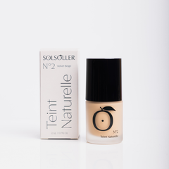 Teint Naturelle foundation texture macro shot satin finish