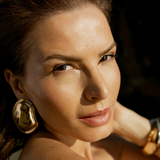 Sunkissed: The Glow of a Blush. The Warmth of a Bronzer.